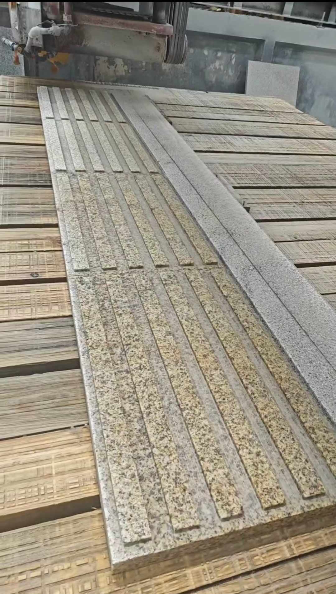 营口黄金麻盲道石 盲条